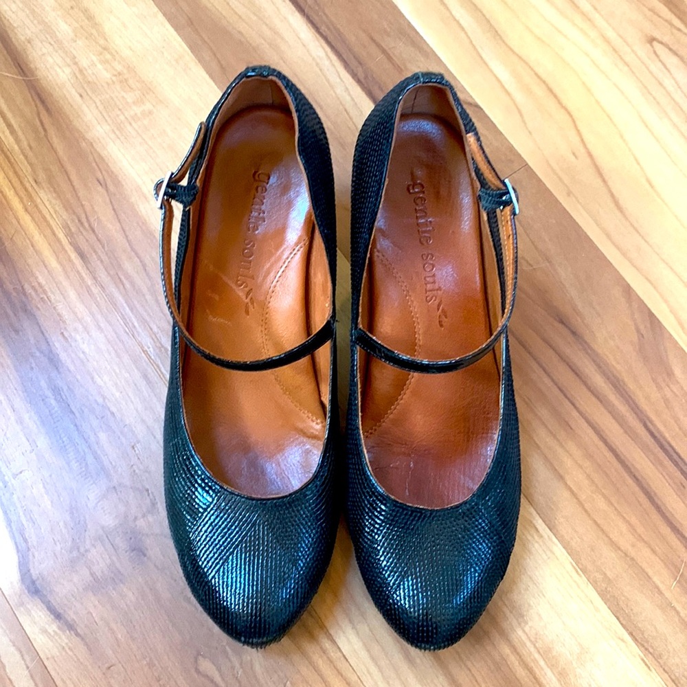 Comfy Gentle Souls Mary Jane heels
